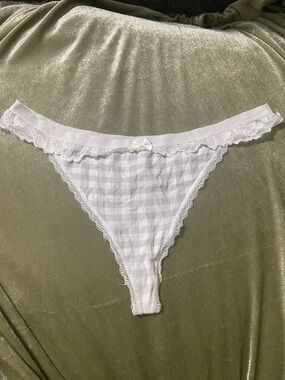 La Vie En Rose White Gingham Lace-Trim Thong